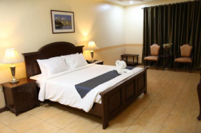 Отель Crown Royale Hotel  City Of Balanga
